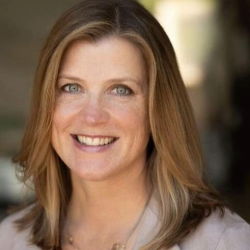 Leadership Conference Headshots-2-Michele Holen